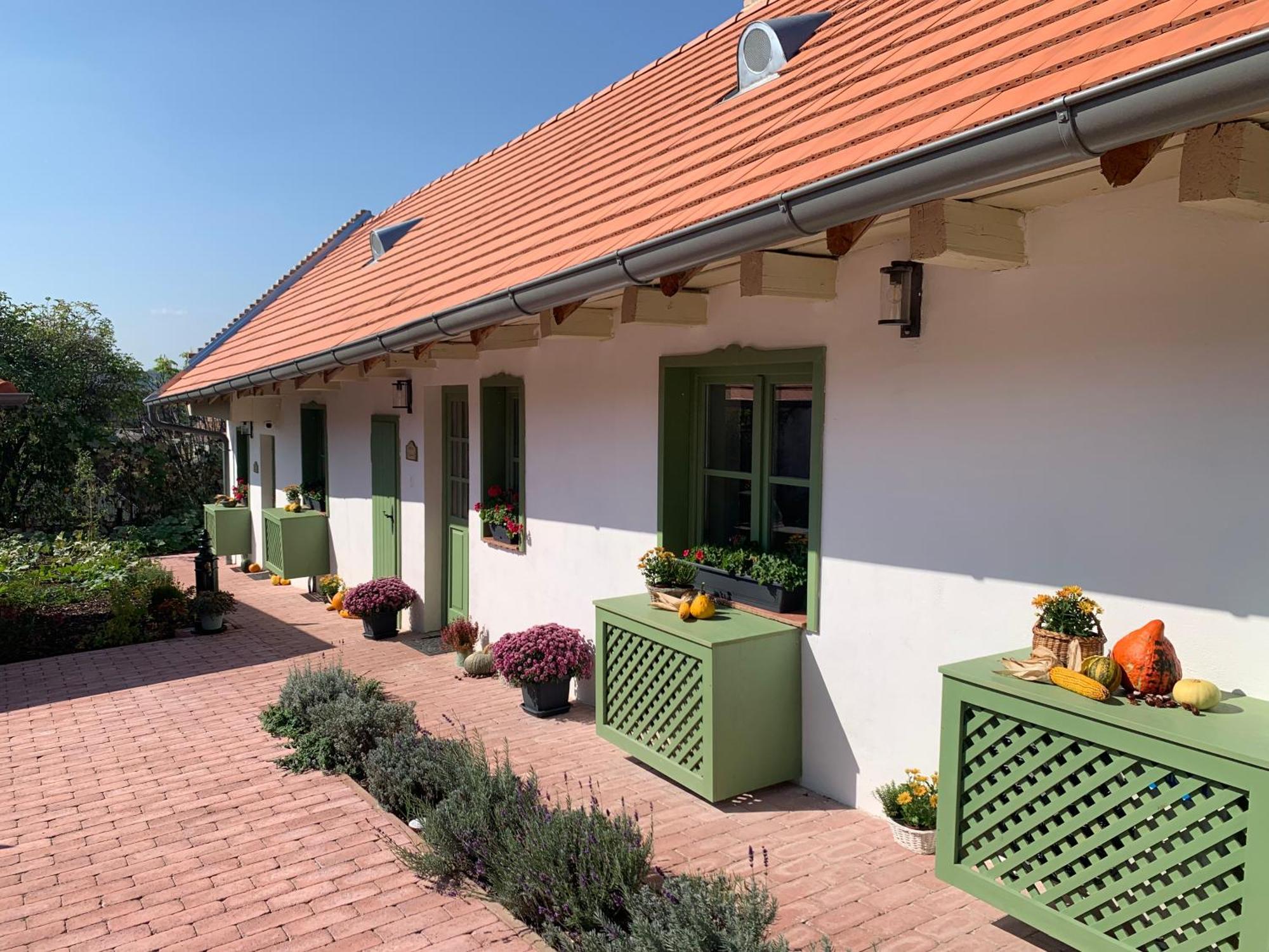 Varlak Vendeghaz Appartement